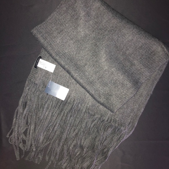 NWT Beautiful Lucky Brand dark gray scarf - Picture 4 of 6